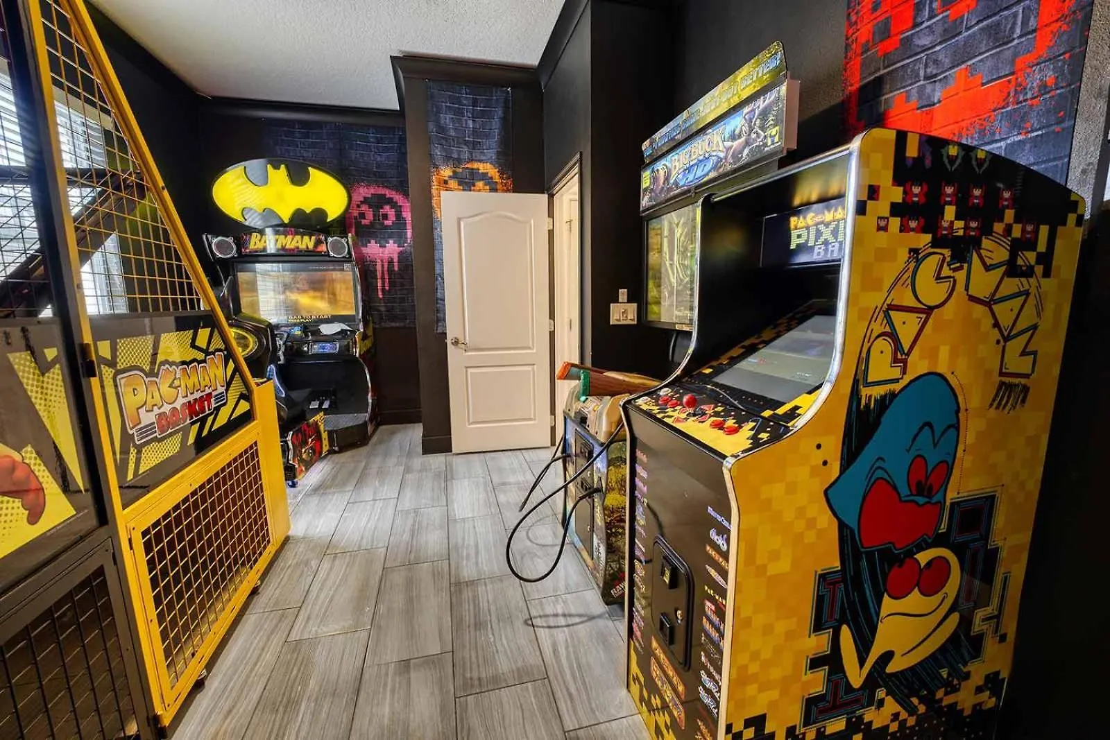 Super Villa With Superhero Theme Br, Arcade & Theater Davenport 0*,